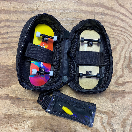 Celebrate Fingerboard taske til 2 skateboards -Sort