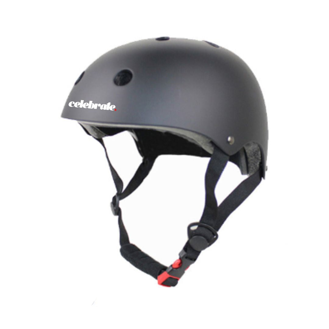 Celebrate sort justerbar hjelm med logo