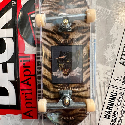 Tech Deck complete fingerboard - April
