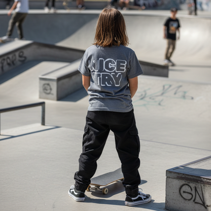 NiceTry t-shirt med logo på ryggen - flere farver (kids)